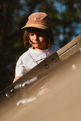 GEKON_JUNIOR_6_panel_różowa dziecięca_bawełniana_czapka_z żółtym_daszkiem_dad_cap_AGAMA_JUNIOR (9).jpg