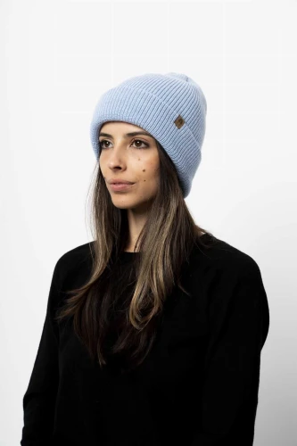 ŁOS-KOPYTO-RWS-blekitna-czapka-MOOSE-baby-blue-z-welny-merino-mulesing-free-niegryzaca-cienka-ciepla-welniana-eko-wool-beanie-hat.jpg