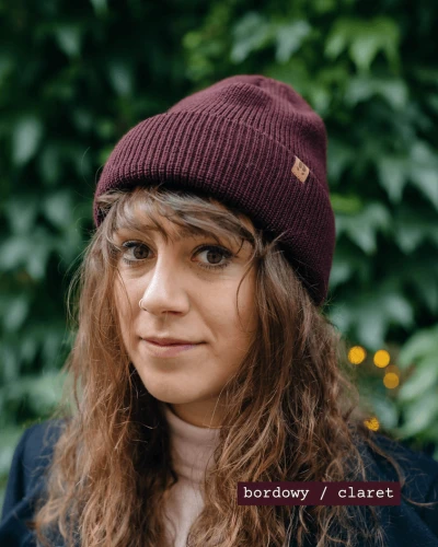 ŁOS-KOPYTO-RWS-bordowa-claret-czapka-MOOSE-z-welny-merino-mulesing-free-niegryzaca-cienka-ciepla-welniana-eko-wool-beanie-hat.png