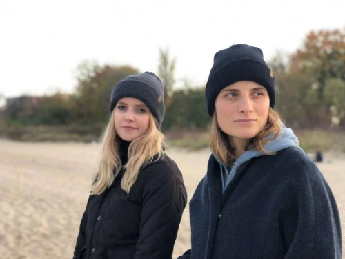 ŁOS-KOPYTO-RWS-grafitowa-czapka-MOOSE-graphite-z-welny-merino-mulesing-free-niegryzaca-cienka-ciepla-welniana-eko-wool-beanie-hat (2).jpg