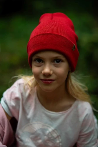 WILCZEK-KOPYTO-RWS-merino-czapka-dziecieca-czerwona-BABY-WOLF- merino-beanie-for-kids-red.jpg