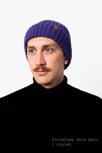 RYS-KOPYTO-RWS-fioletowy-veri-peri-czapka-violet-LYNX-wełniana-z-wełny-merino-mulesing-free-niegryzaca-jesienna-ciepla-modna-welniana-eko-wool-beanie-hat.jpg