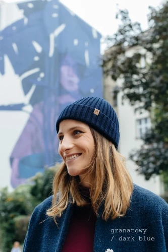 RYS-KOPYTO-RWS-granatowy-czapka-navy-blue-LYNX-wełniana-z-wełny-merino-mulesing-free-niegryzaca-jesienna-ciepla-modna-welniana-eko-wool-beanie-hat (1).jpg