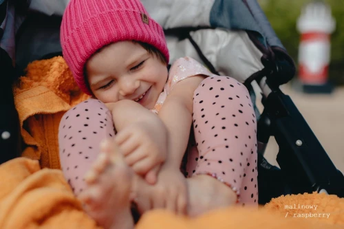 RYS-KOPYTO-RWS-malinowy-czapka-LYNX-wełniana-z-wełny-merino-mulesing-free-niegryzaca-jesienna-ciepla-modna-welniana-eko-wool-beanie-hat (4).jpg