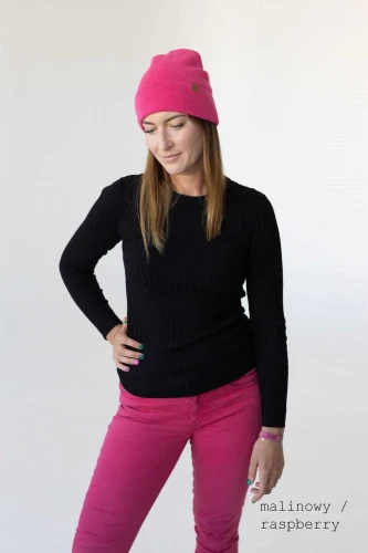 WILK-KOPYTO-RWS-rozowa-czapka-WOLF-pink-wełniana-z-wełny-merino-yellow-mulesing-free-niegryzaca-klasyczna-ciepla-elegancka-welniana-eko-wool-beanie-hat (2).jpg