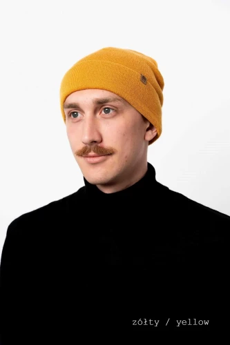 WILK-KOPYTO-RWS-zolta-czapka-beige-WOLF-jasna-wełniana-z-wełny-merino-yellow-mulesing-free-niegryzaca-klasyczna-ciepla-elegancka-welniana-eko-wool-beanie-hat (2).jpg