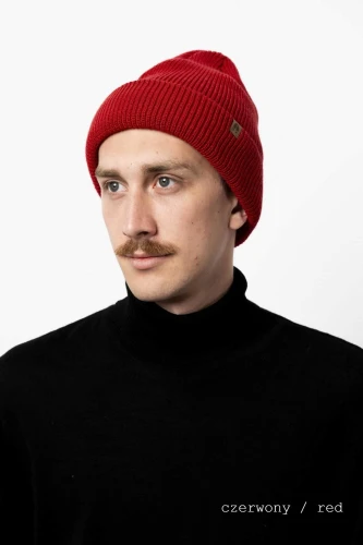 ŁOS-KOPYTO-RWS-czerwona-czapka-red-MOOSE-z-welny-merino-mulesing-free-niegryzaca-cienka-ciepla-welniana-eko-wool-beanie-hat.jpg