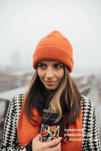 ŁOS-KOPYTO-RWS-zgaszony-pomarańczowy-czapka-orange-MOOSE-z-welny-merino-mulesing-free-niegryzaca-cienka-ciepla-welniana-eko-wool-beanie-hat.jpg
