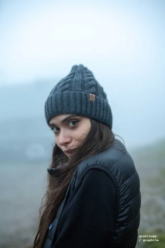 OWCA-KOPYTO-RWS-grafitowa-graphite-czapka-wełniana-z-wełny-merino-mulesing-free-z-warkoczem-eko-wool-beanie-hat (2).jpg