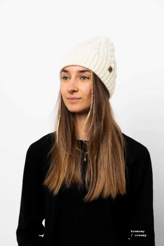 OWCA-KOPYTO-RWS-kremowa-creamy-czapka-wełniana-z-wełny-merino-mulesing-free-z-warkoczem-eko-wool-beanie-hat.jpg