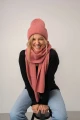 KARIBU KOPYTO RWS - rozany elegancki pluszowy prążkowany szalik 100% wełny merino - CARIBOU - rose plush ribbed scarf-PANDA-czapka-welniana.jpg