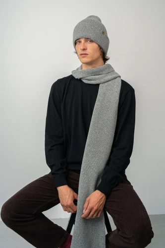 KARIBU KOPYTO RWS - szary elegancki pluszowy prążkowany szalik 100% wełny merino - CARIBOU - gray plush ribbed scarf  (32).jpg