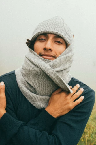 KARIBU KOPYTO RWS - szary elegancki pluszowy prążkowany szalik 100% wełny merino - CARIBOU - gray plush ribbed scarf  (30).jpg