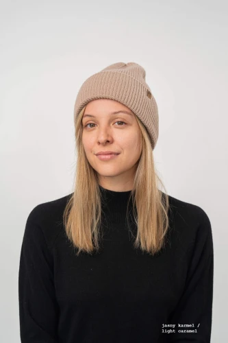 ANTYLOPA KOPYTO RWS - jasny karmel czapka z wysokim ściągaczem w prążki 100% merino - ANTELOPE beanie with a high ribbed cuff light caramel(3).jpg