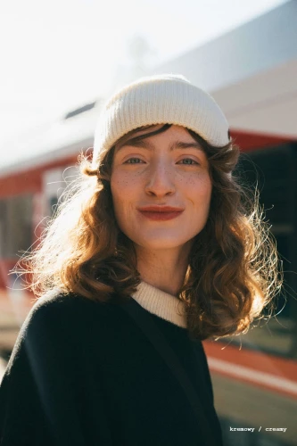 ANTYLOPA KOPYTO RWS - kremowy czapka z wysokim ściągaczem w prążki 100% merino - ANTELOPE beanie with a high ribbed cuff creamy(3).jpg