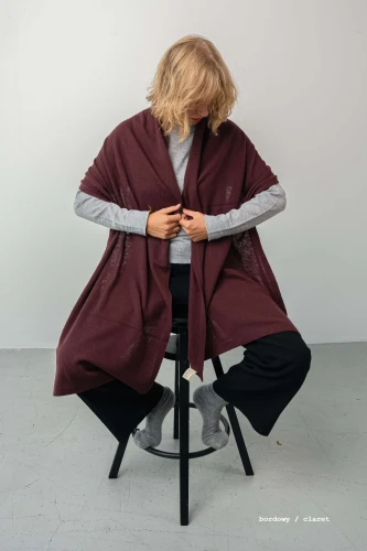 MANUL RWS KOPYTO- bordowy duży lekki pluszowy szalik elegancki 100% merino - PALLAS'S CAT - Large lightweight plush scarf claret  (2).jpg