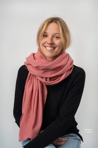 MANUL RWS KOPYTO- różany duży lekki pluszowy szalik elegancki 100% merino - PALLAS'S CAT - Large lightweight plush scarf (1).jpg