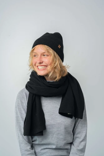 GAZELA KOPYTO RWS -czarna lekka prążkowana czapka z  wełny merino - GAZELLE  Lightweight ribbed beanie black  (4).jpg