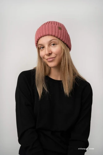 RYS-KOPYTO-RWS-różany-czapka-lynx-wełniana-z-wełny-merino-mulesing-free-niegryzaca-jesienna-ciepla-modna-welniana-eko-wool-beanie.jpg