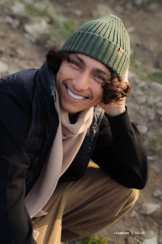 RYS-KOPYTO-RWS-oliwkowa-czapka-lynx-wełniana-z-wełny-merino-mulesing-free-niegryzaca-jesienna-ciepla-modna-welniana-eko-wool-beanie (2).jpg