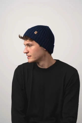 RYS-KOPYTO-RWS-granatowy-czapka-lynx-wełniana-z-wełny-merino-mulesing-free-niegryzaca-jesienna-ciepla-modna-welniana-eko-wool-beanie.jpg
