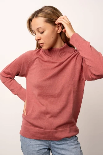 OCELOT RWS KOPYTO - golf - damski sweter 100% wełny merino kolor rozany women's turtleneck sweater 100% merino wool, rose color