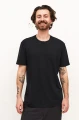 KOPYTO-czarna-koszulka-z-welny-merino-meska-black-men-tshirt-merino-wool 7-kameleon.jpg
