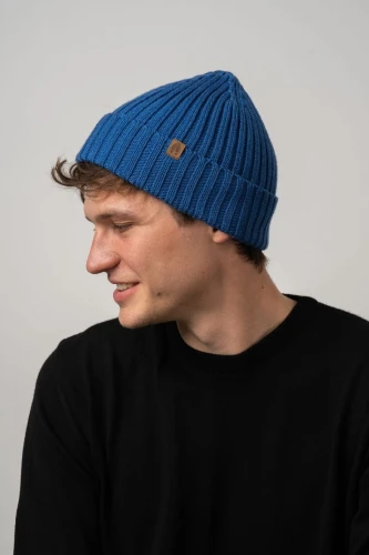 RYS-KOPYTO-RWS--kobalt-niebieska-czapka-cobalt-blue-lynx-wełniana-z-wełny-merino-mulesing-free-niegryzaca-jesienna-ciepla-modna-welniana-eko-wool-beanie (2).jpg
