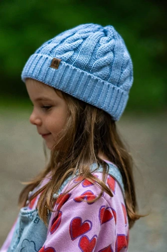 owieczka-kopyto-junior-blekitna-czapka-dziecieca-warkocz-sheep-welniana-merino-mulesing-free-kids-eko-wool-beanie-hat (2).jpg