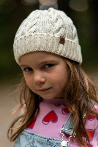 owieczka-kopyto-junior-kremowy-czapka-dziecieca-warkocz-sheep-welniana-merino-mulesing-free-kids-eko-wool-beanie-hat (2).jpg