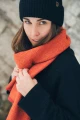 jarzab-czerwony-pomaranczowy-szalik-watkowy-welniany-z-welny-merino-rws-etycznej-scarf-wool-merino-ethical.jpg.png
