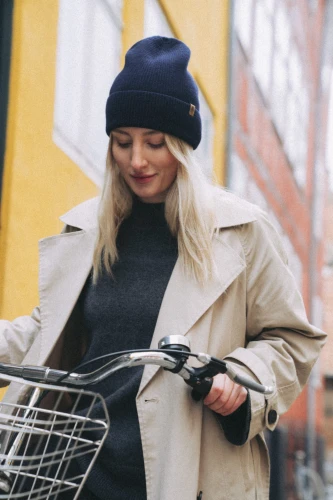 GAZELA KOPYTO RWS - granatowa lekka prążkowana czapka z  wełny merino - GAZELLE  light weight ribbed beanie dark blue (5).jpg