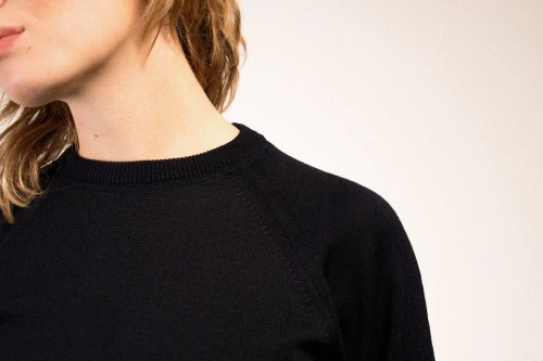 Jenot_damski_czarny_sweter -welniany-100_welny-merino-mulesing-free2.jpg