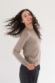 KOPYTO-JENOT-2.0-ciemny-bezowy-welniany-sweter-damski-z-welny-merino-etycznej-rws-mulesing-free3.jpg