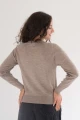 KOPYTO-JENOT-2.0-ciemny-bezowy-welniany-sweter-damski-z-welny-merino-etycznej-rws-mulesing-free5.jpg