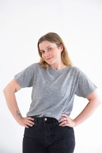 KOPYTO-kameleon-szara-damska-koszulka-welniana-z-welny-merino-rws-etycznej-bez-mulesingu-polska-produkcja5.jpg