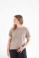 KOPYTO-kameleon-ciemna-bezowa-damska-koszulka-welniana-z-welny-merino-rws-etycznej-bez-mulesingu-polska-produkcja.jpg