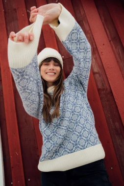 BARIBAL BESKIDZKI RWS - kremowo-chabrowy wełniany sweter oversize inspirowany haftem beskidzkim - 100% wełny merino RWS