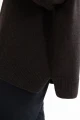 KOPYTO-IRBIS-brazowy-ciemny-dark-brown-welniany-sweter-z-golfem-merino-welna-rws-oversized-wool-turtleneck-sweater35.jpg