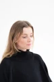 KOPYTO-IRBIS-czarny-black-welniany-sweter-z-golfem-merino-welna-rws-oversized-wool-turtleneck-sweater5.jpg