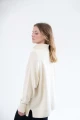 KOPYTO-IRBIS-kremowy-creamy-welniany-sweter-z-golfem-merino-welna-rws-oversized-wool-turtleneck-sweater5.jpg