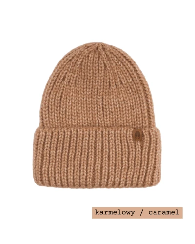 SOWA-KOPYTO-karmel-karmelowy-jasny-brąz-czapka-wełniana-z-wełny-merino-mulesing-free-modna-welniana-duza-puchata-ciepla-eko-wool-beanie-hat.png