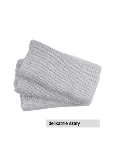 PUCHACZ-KOPYTO-kolor-delikatnie-szary-z-welny-welniany-merino-bawełna-czesana-wool-mulesing-free-puchaty-szeroki-długi-steel-scarf-wool-big-wide-warm-.jpg