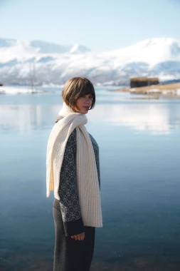 PUCHACZ RWS - duży mięsisty szalik z etycznej wełny merino i bawełny