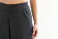 KOPYTO-EMU-spodnie-damskie-olowkowe-grafitowe-z-etycznej-welny-merino-rws-merino-wool-pants-women3.jpg