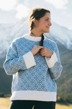 BARIBAL BESKIDZKI RWS - biały i zgaszony niebieski wełniany sweter oversize inspirowany haftem beskidzkim - 100% wełny merino RWS