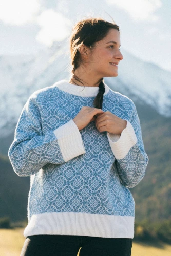 KOPYTO-baribal-beskidzki-sweter-welniany-rws-wzory-regionalne-bialo—niebieski-28.jpg