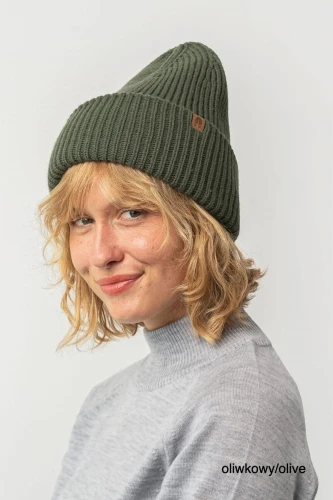 PANDA-KOPYTO-czapka-oliwkowa-duża-welniana-z-welny-merino-certyfikat-RWS-mulesing-free-beanie-hat-olive