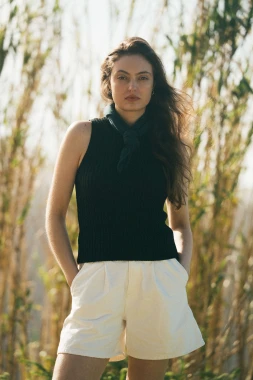 IMPALA RWS – czarny prążkowany top halter damski z wełny merino i bawełny