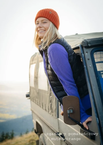 RYS-KOPYTO-RWS-zgaszony-pomaranczowy-czapka-LYNX-wełniana-z-wełny-merino-mulesing-free-niegryzaca-jesienna-ciepla-modna-welniana-eko-wool-beanie-hat.jpg